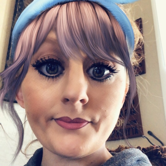 Meet your Posher, Holly - Picture 2 of 2